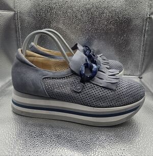 Softwaves skoes Arch support  Gray Women's Platform Shoes size 8